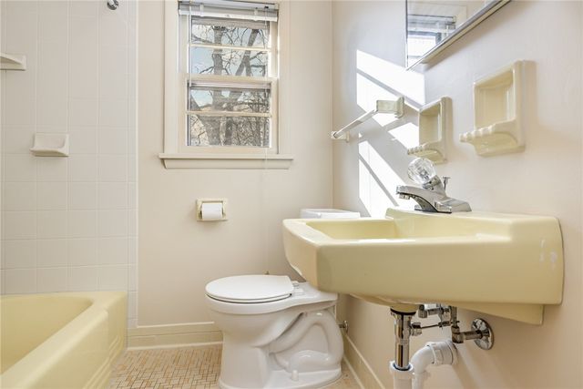 16 Summit Street, Perinton, NY 14450