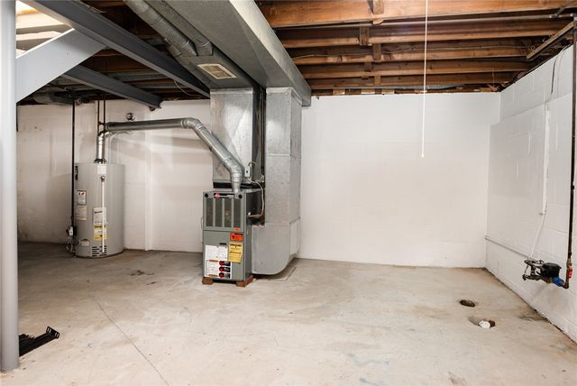 16 Summit Street, Perinton, NY 14450