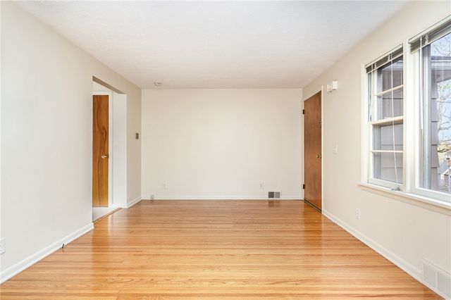 16 Summit Street, Perinton, NY 14450