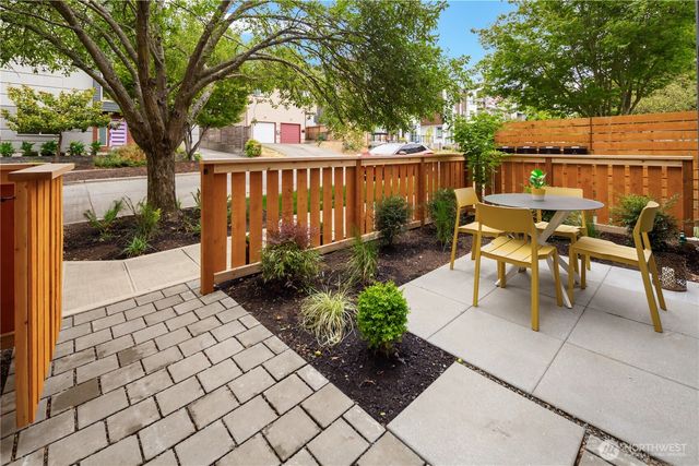 1761 NW 62nd Street, Seattle, WA 98107