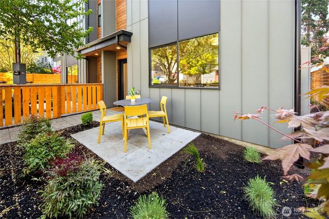 1761 NW 62nd Street, Seattle, WA 98107