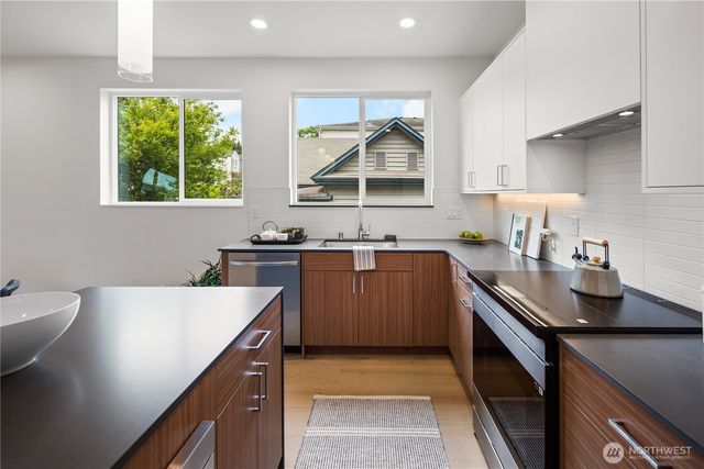 1761 NW 62nd Street, Seattle, WA 98107