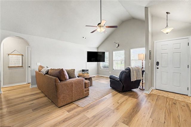 877 Richland Creek Avenue, Elkins, AR 72727