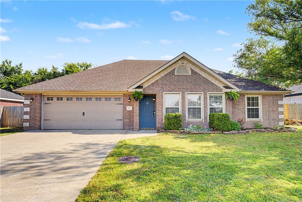 877 Richland Creek Avenue, Elkins, AR 72727