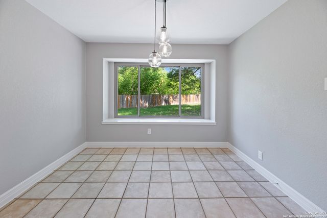 9400 Woodland Hills, San Antonio, TX 78250