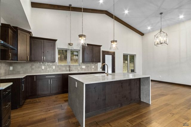 25809 SIDNEY TRL, Custer, SD 57730