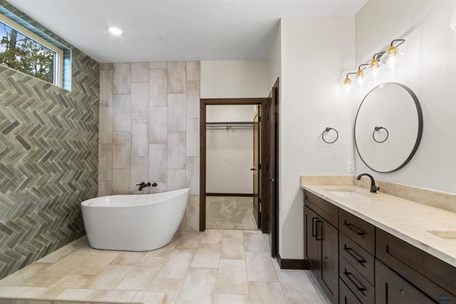 25809 SIDNEY TRL, Custer, SD 57730