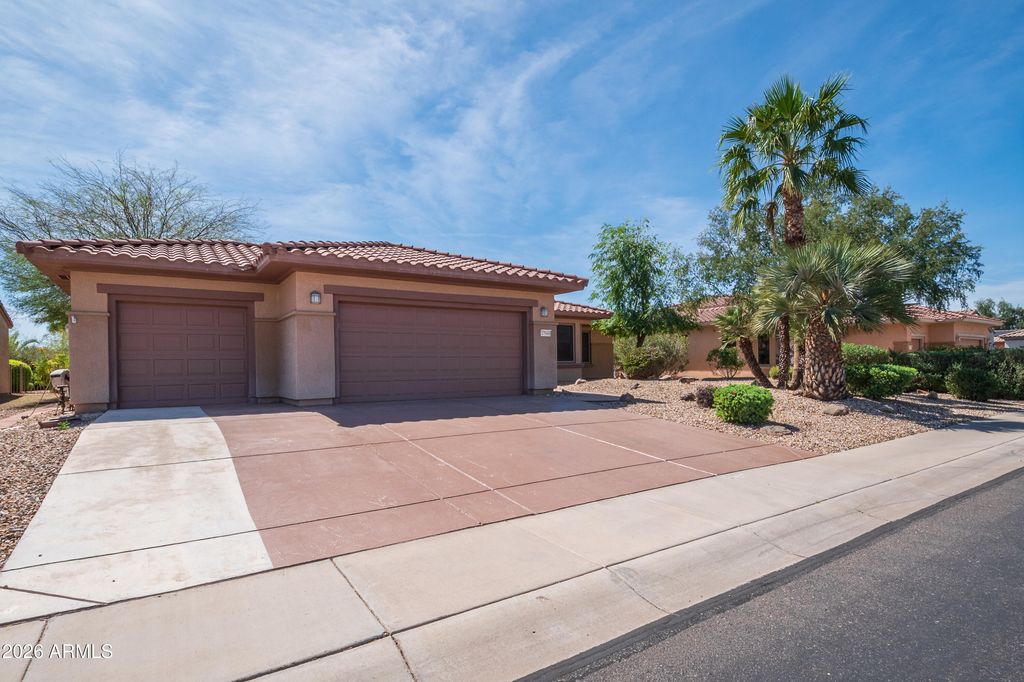 17949 W TIERRA DEL SOL Drive, Surprise, AZ 85387