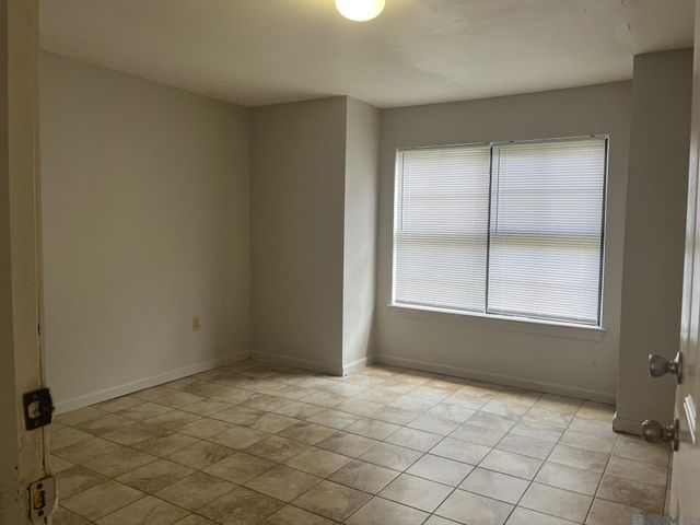 1055 Manson Dr, Baton Rouge, LA 70816