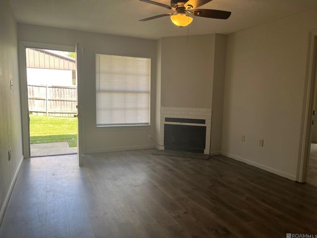 1055 Manson Dr, Baton Rouge, LA 70816