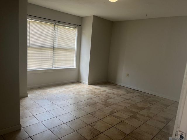 1055 Manson Dr, Baton Rouge, LA 70816