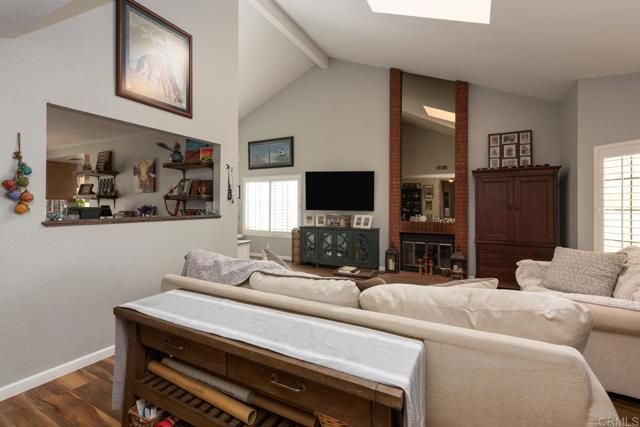 11705 Via Medanos, San Diego, CA 92128