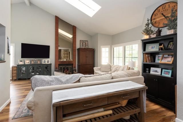 11705 Via Medanos, San Diego, CA 92128