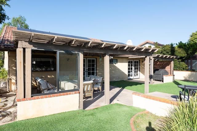 11705 Via Medanos, San Diego, CA 92128