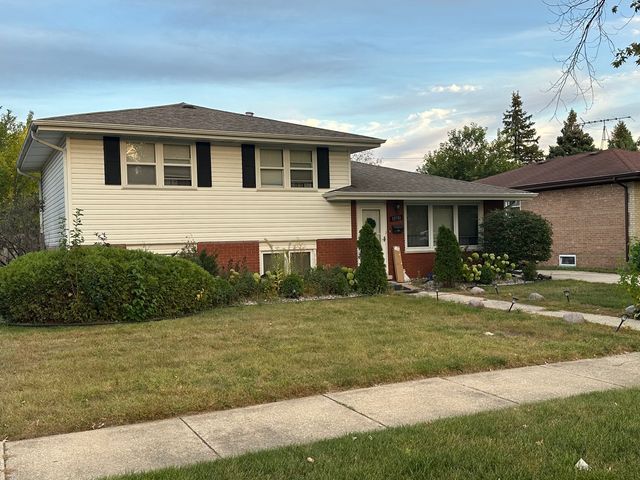 10501 Forest Lane, Chicago Ridge, IL 60415