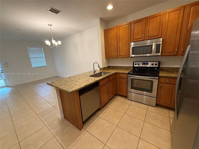 1045 SW 147th Ave 5609, Pembroke Pines, FL 33027