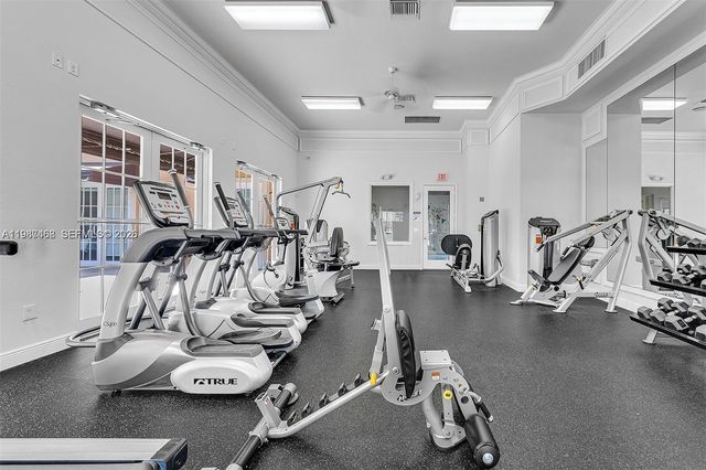 1045 SW 147th Ave 5609, Pembroke Pines, FL 33027