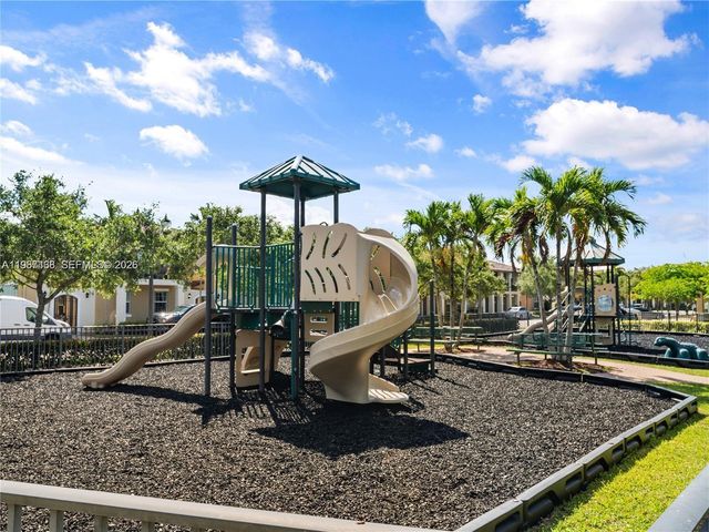 1045 SW 147th Ave 5609, Pembroke Pines, FL 33027