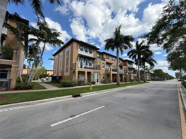1045 SW 147th Ave 5609, Pembroke Pines, FL 33027