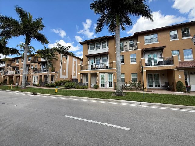 1045 SW 147th Ave 5609, Pembroke Pines, FL 33027