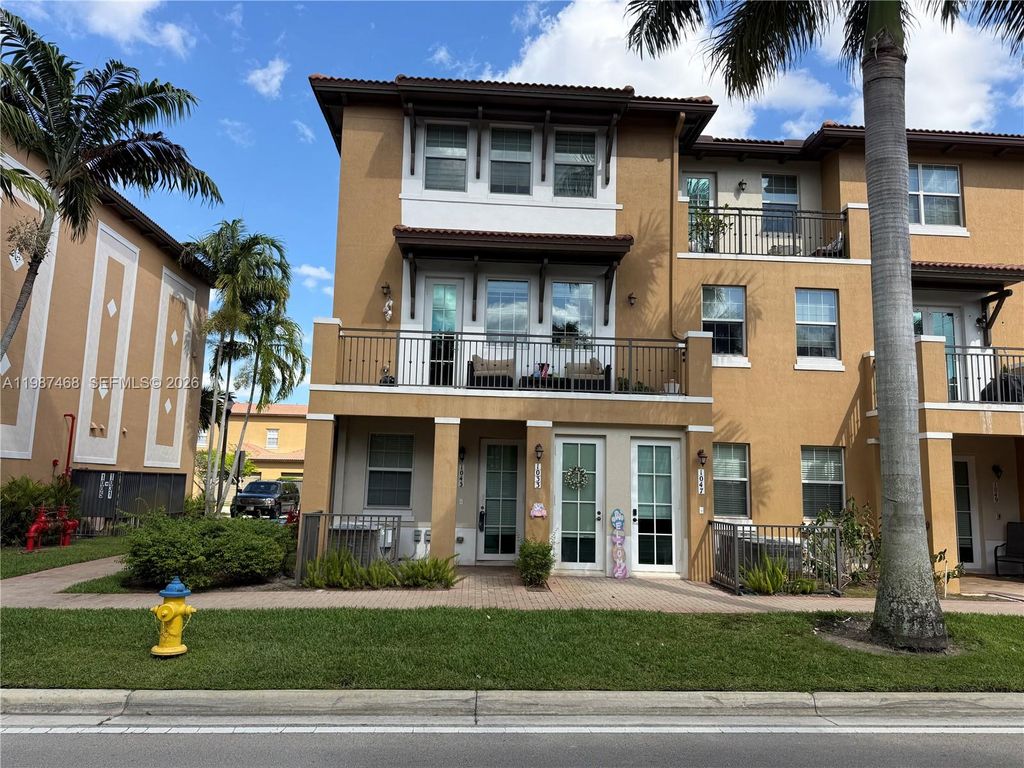 1045 SW 147th Ave 5609, Pembroke Pines, FL 33027