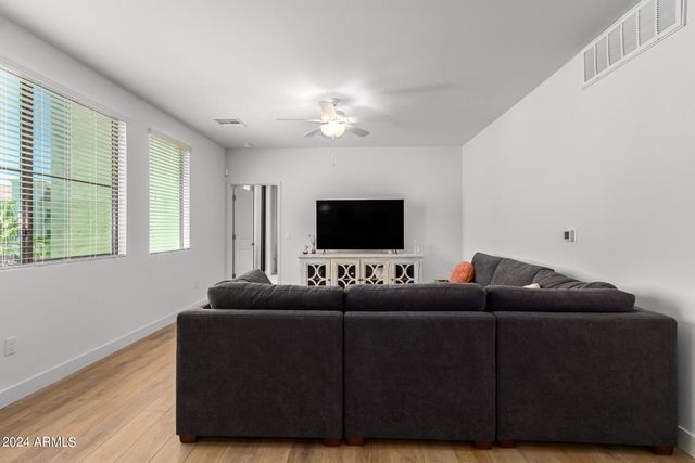 2511 W QUEEN CREEK Road 374, Chandler, AZ 85248