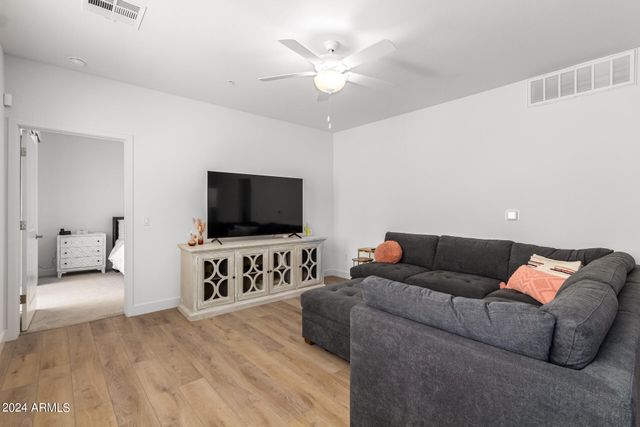 2511 W QUEEN CREEK Road 374, Chandler, AZ 85248