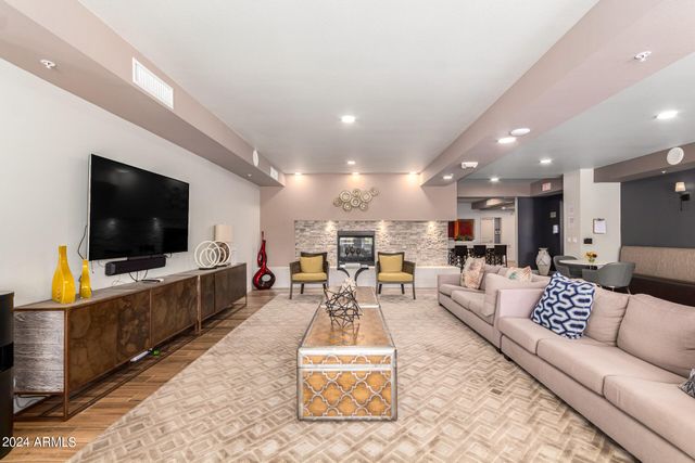 2511 W QUEEN CREEK Road 374, Chandler, AZ 85248