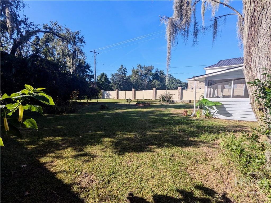 Image 16 of property listing at 7203 Van Buren Avenue, Savannah, GA 31406
