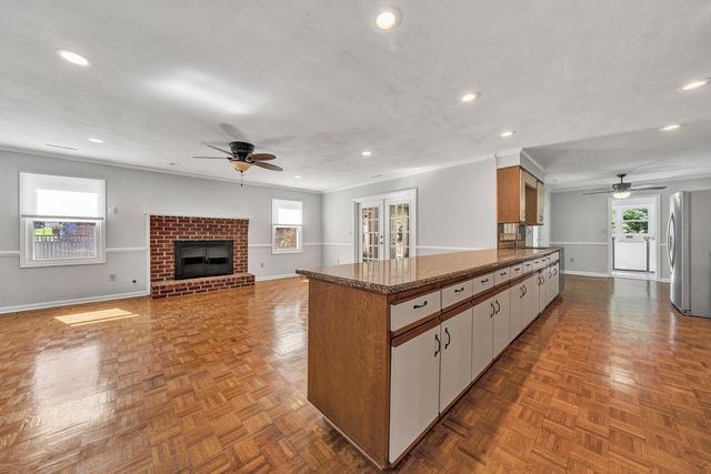 1660 Kingsmill DR, Salem, VA 24153