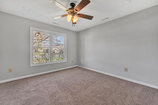 1660 Kingsmill DR, Salem, VA 24153