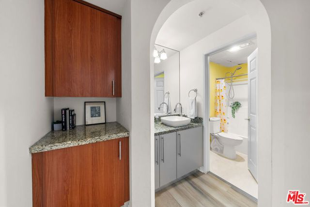 620 S Gramercy Place 103, Los Angeles, CA 90005