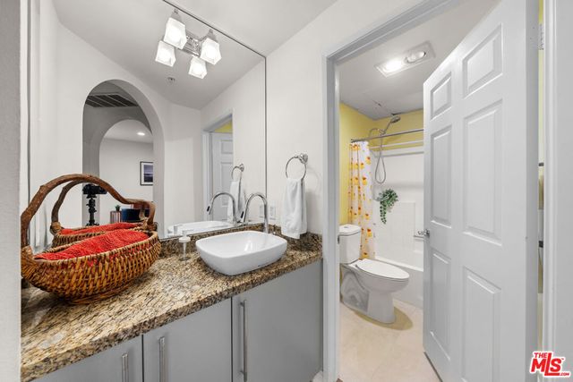 620 S Gramercy Place 103, Los Angeles, CA 90005