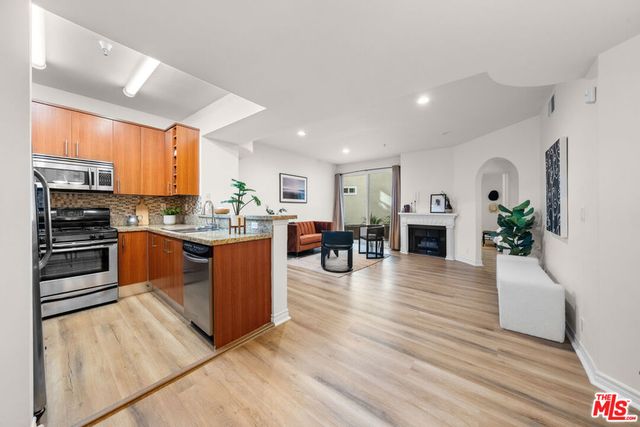 620 S Gramercy Place 103, Los Angeles, CA 90005