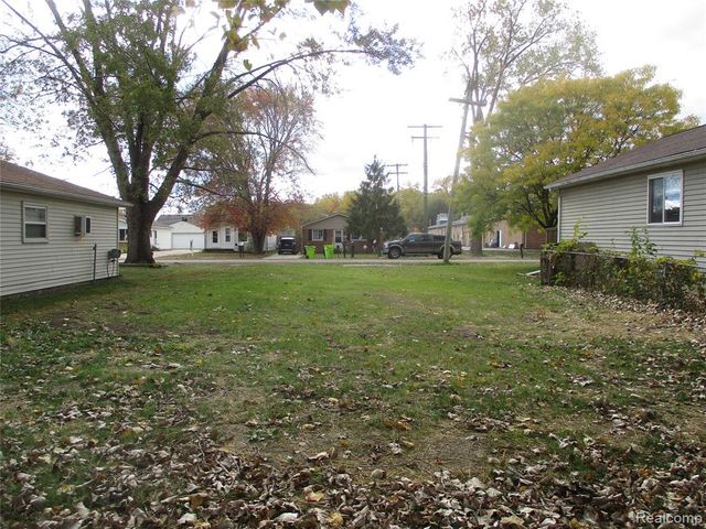 26059 Lamour Street, Harrison Twp, MI 48045