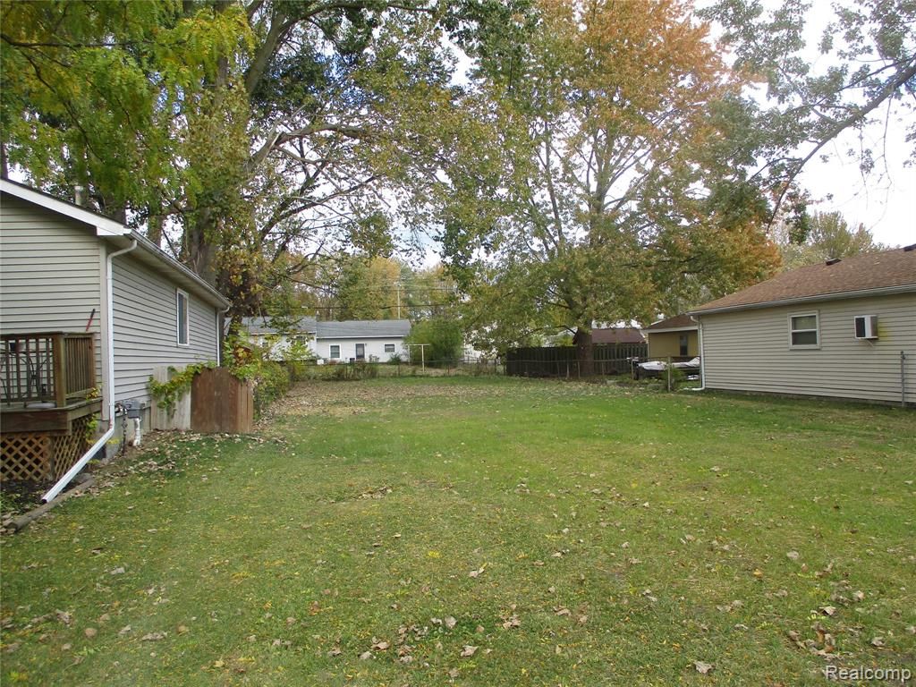 26059 Lamour Street, Harrison Twp, MI 48045