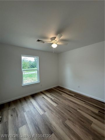 610 N Oak Street, Hackett, AR 72937