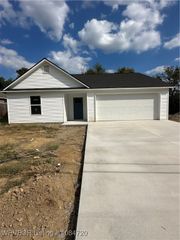 610 N Oak Street, Hackett, AR 72937