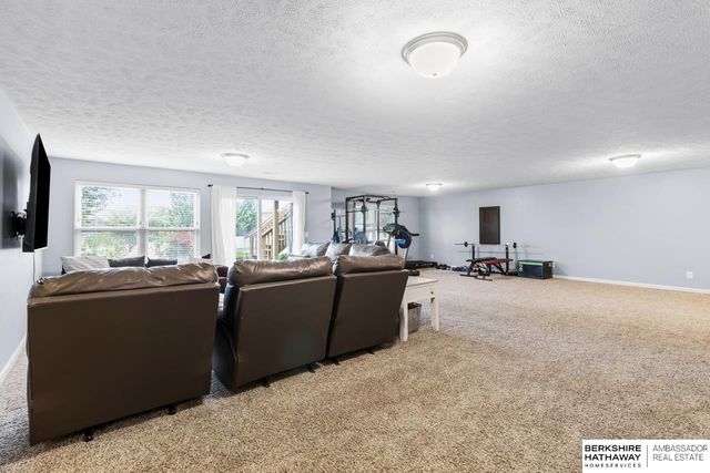 4702 N 208th Street, Elkhorn, NE 68022