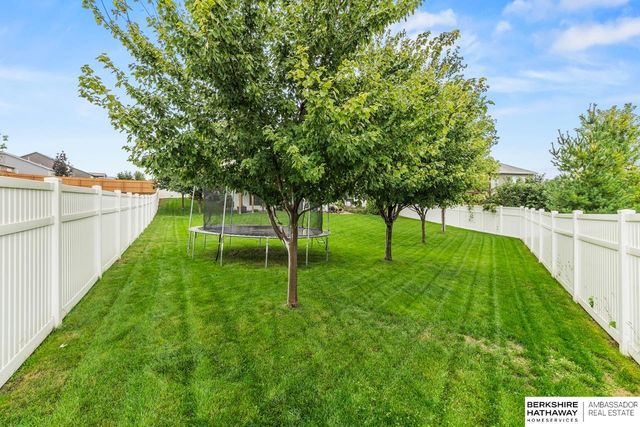 4702 N 208th Street, Elkhorn, NE 68022