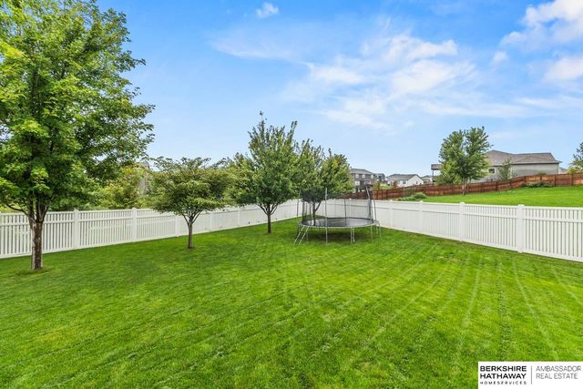 4702 N 208th Street, Elkhorn, NE 68022