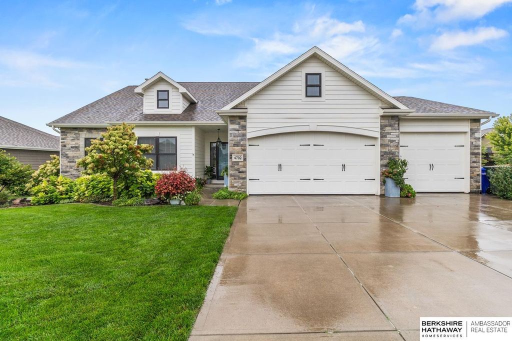 4702 N 208th Street, Elkhorn, NE 68022