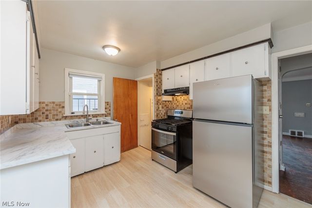 14906 Kingsford Avenue, Cleveland, OH 44128