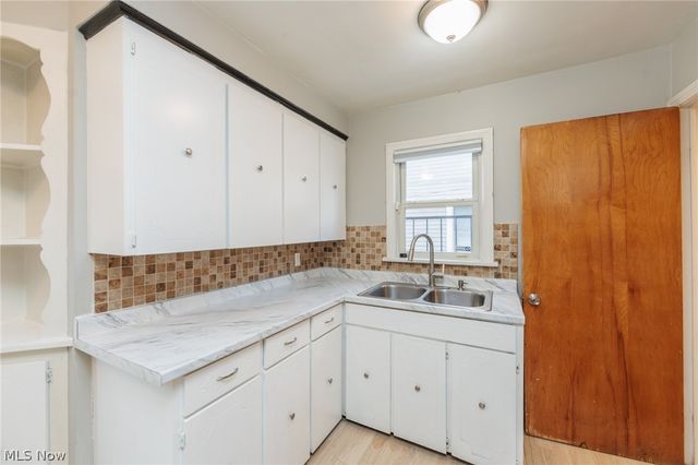 14906 Kingsford Avenue, Cleveland, OH 44128