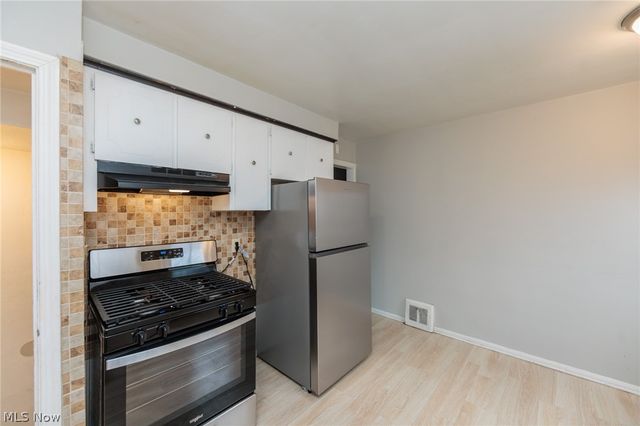 14906 Kingsford Avenue, Cleveland, OH 44128