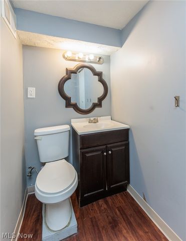 14906 Kingsford Avenue, Cleveland, OH 44128