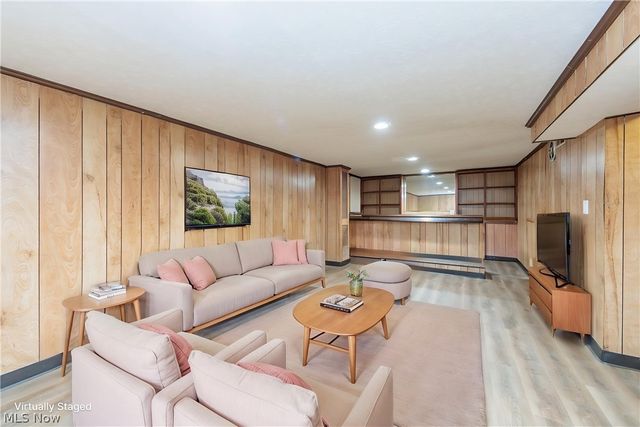 14906 Kingsford Avenue, Cleveland, OH 44128