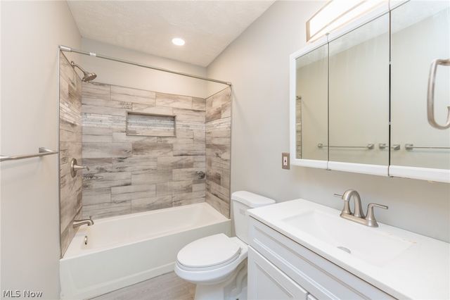 14906 Kingsford Avenue, Cleveland, OH 44128