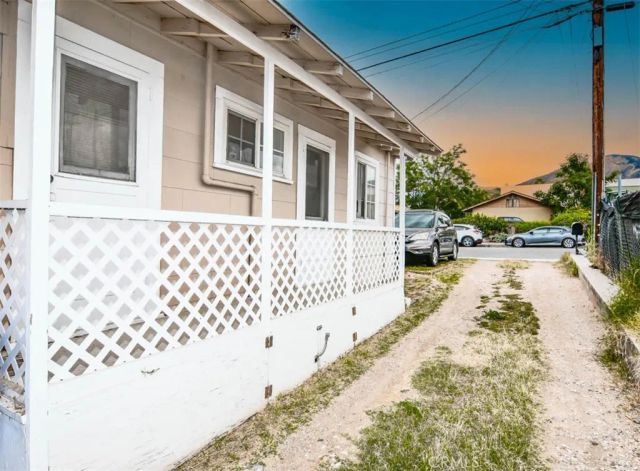 27271 Pacific St, Highland, CA 92346