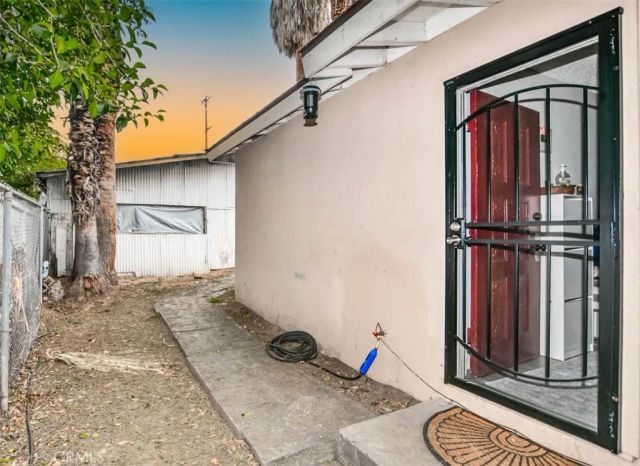 27271 Pacific St, Highland, CA 92346